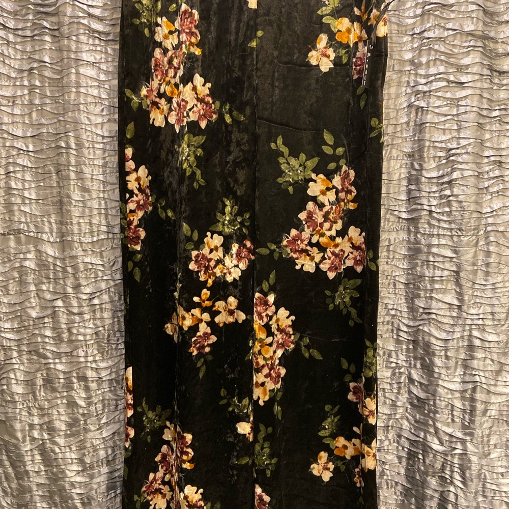 3rd & Malt Floral Pants NWT Size Medium